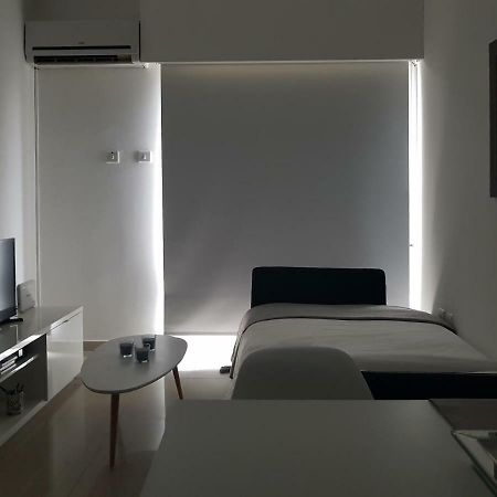 City Pearl - Modern 2 Bed Sea View Apt In City Centre 利马索尔 外观 照片