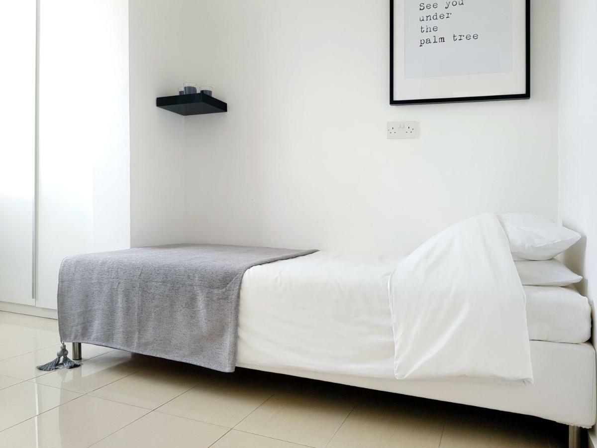 City Pearl - Modern 2 Bed Sea View Apt In City Centre 利马索尔 外观 照片